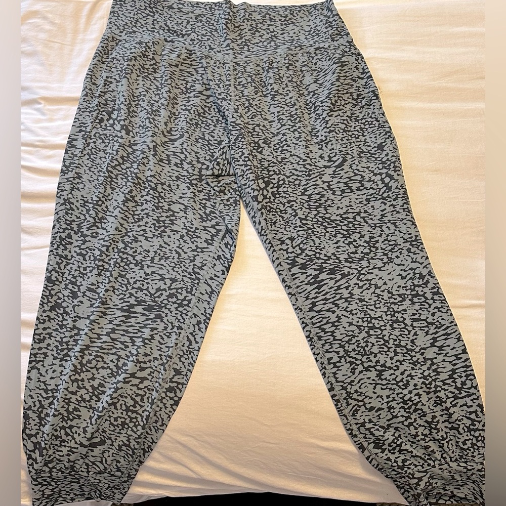 Athleta BEST SELLER Salutation Jogger (2X)